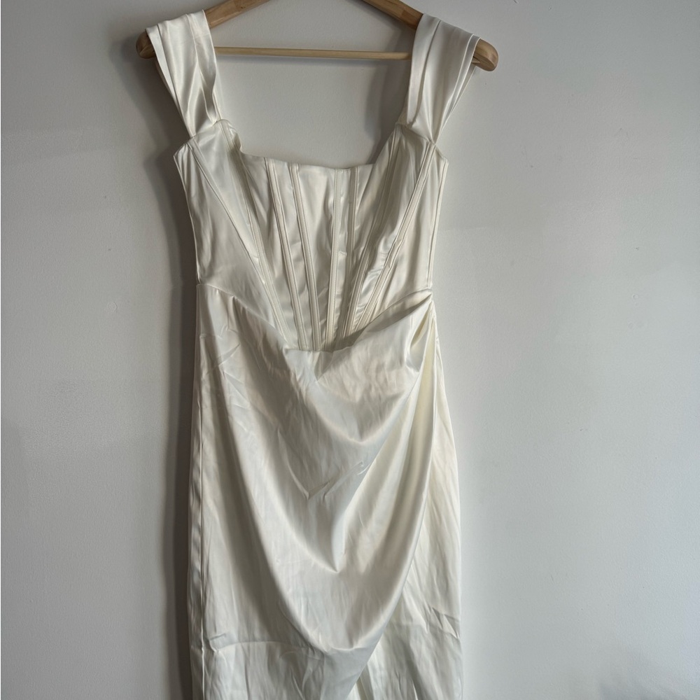 White satin corset off shoulder dress - Picture 1 of 4